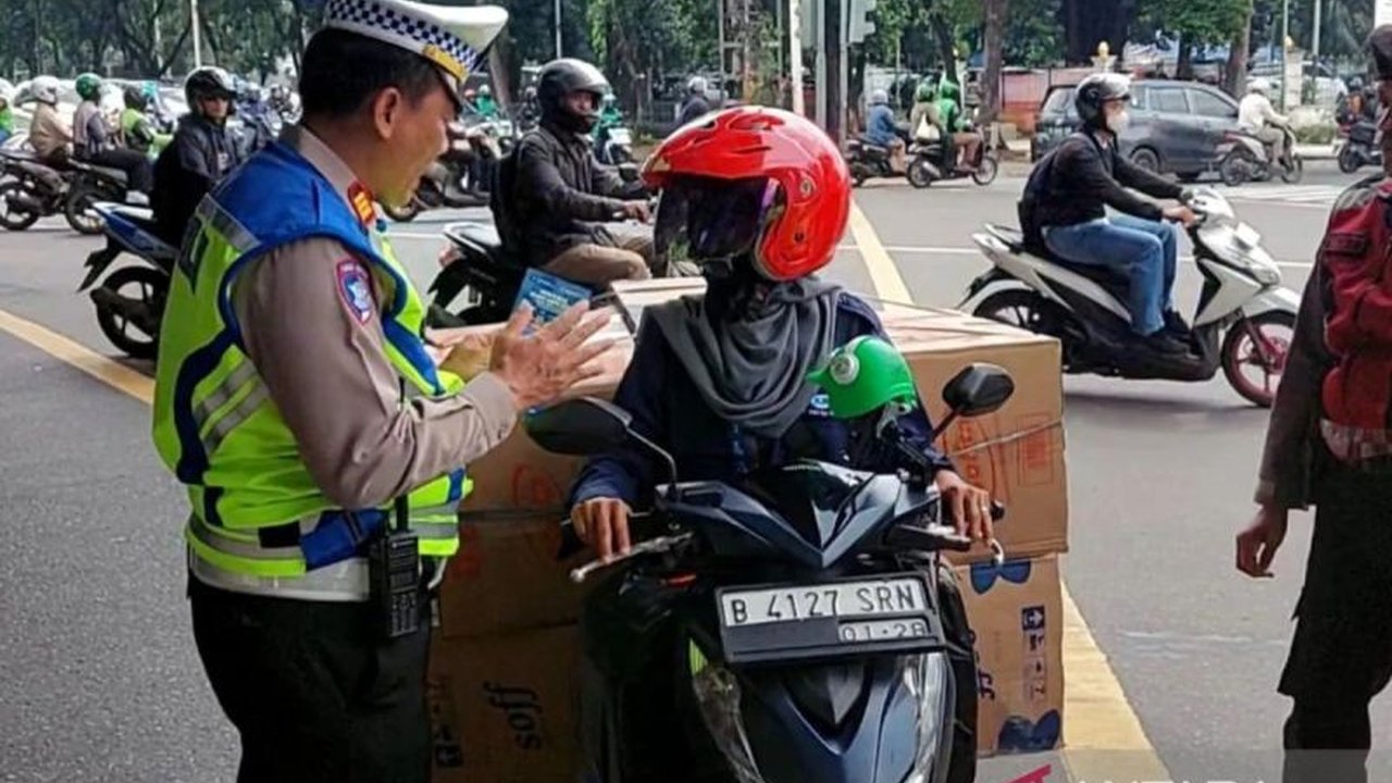Road Safety Association (RSA) Indonesia menekankan pentingnya **teknologi mitigasi kecelakaan lalu lintas** untuk menekan angka korban, terutama pada kendaraan roda dua, karena edukasi saja tidak cukup.