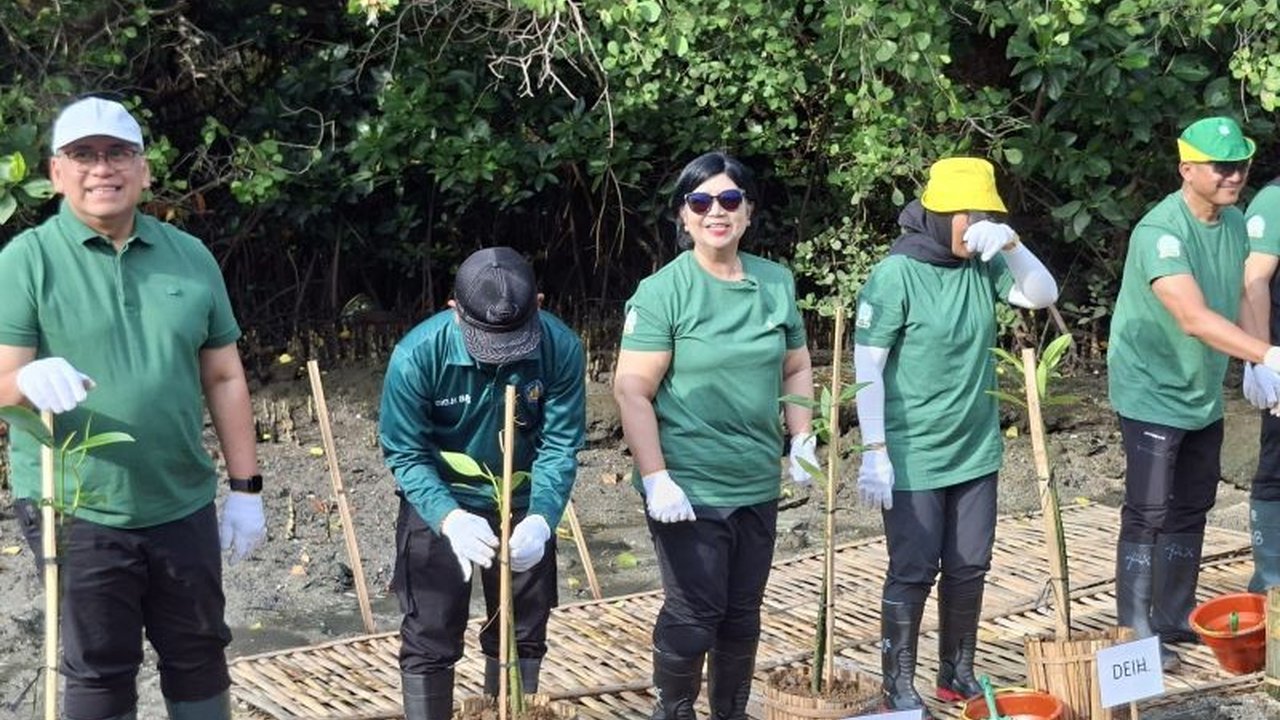 Pemerintah Provinsi Bali menyambut positif penerapan Kalkulator Hijau BI untuk menghitung emisi dan mendorong kompensasi ramah lingkungan, langkah penting menuju ekonomi berkelanjutan.