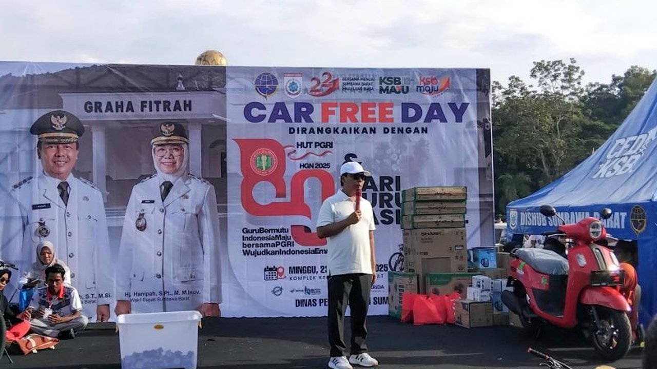 Bupati Sumbawa Barat, Amar Nurmansyah, menekankan pentingnya pengabdian guru dalam menyukseskan program Kartu Sumbawa Barat Maju untuk peningkatan SDM lokal, sebuah inisiatif digital yang menjanjikan.