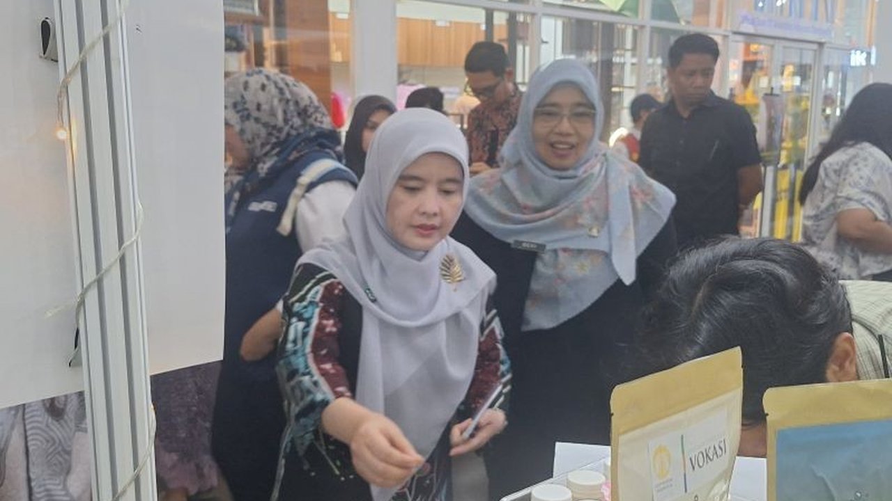 Dekranasda Depok mengajak ibu-ibu di Depok memanfaatkan lahan terbatas untuk pertanian, khususnya menanam cabai, demi memperkuat Ketahanan Pangan Depok di tingkat rumah tangga.