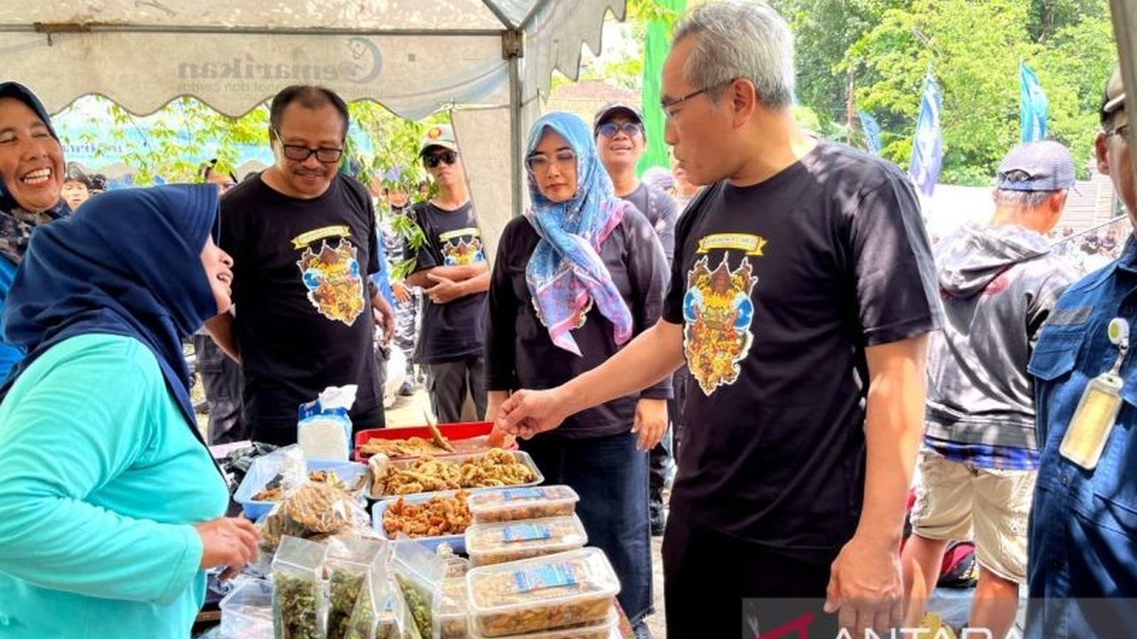 Pemerintah Kabupaten Bantul menggelar peringatan Hari Ikan Nasional, gencar kampanyekan manfaat konsumsi ikan yang kaya Omega 3, 6, dan 9 demi kesehatan jantung, otak, serta mata masyarakat.