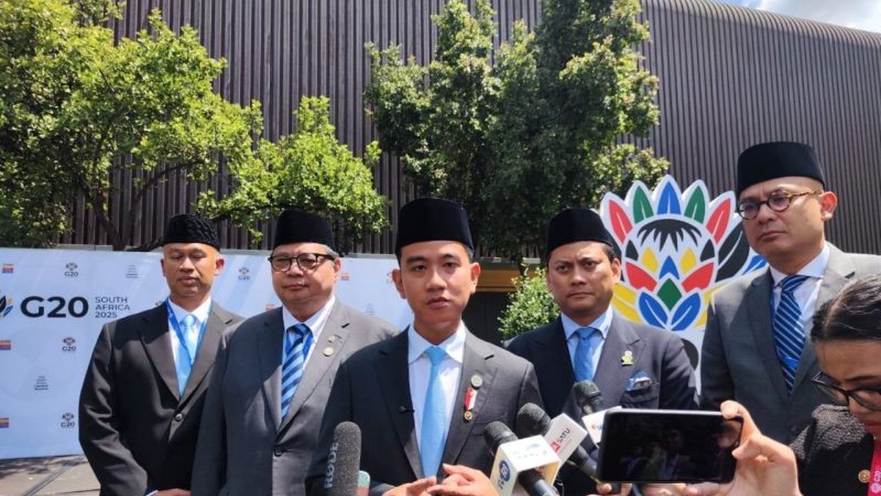 Wakil Presiden Gibran Rakabuming Raka di KTT G20 Afrika Selatan menegaskan penolakan Indonesia terhadap model kemitraan global yang mendikte dan menciptakan ketergantungan, demi keadilan ekonomi.