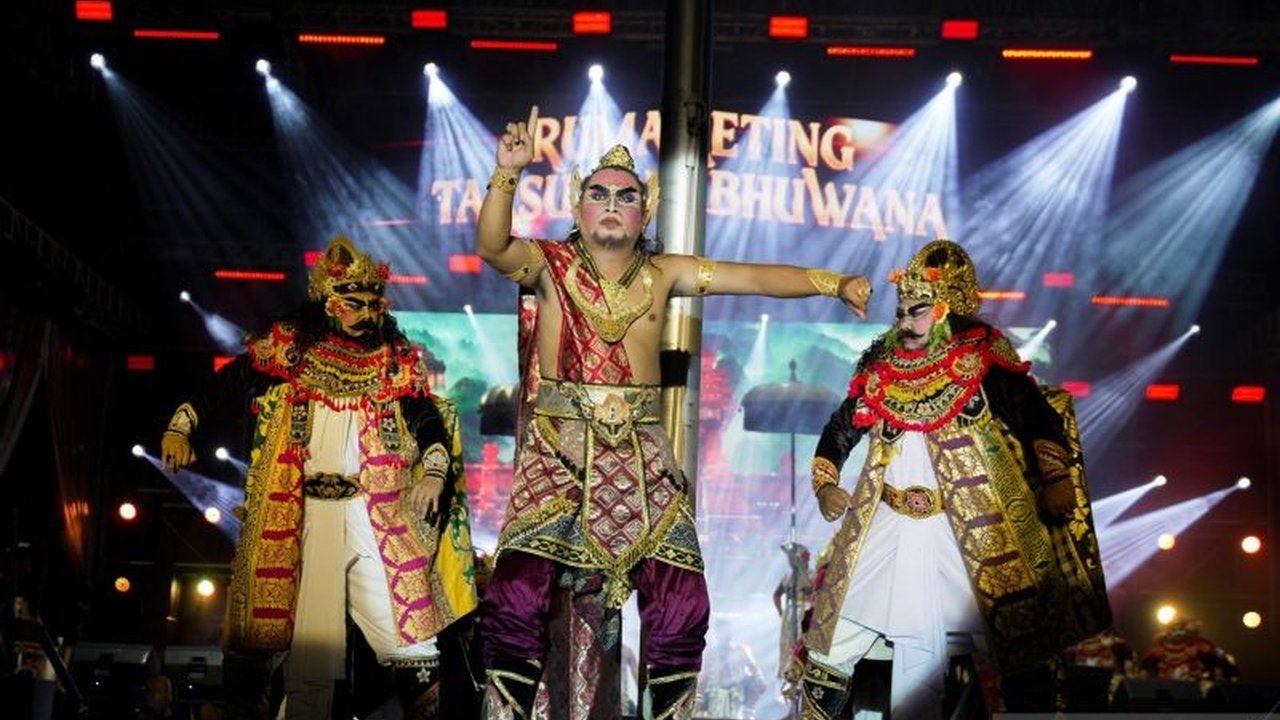 Pemerintah Kabupaten Badung merayakan HUT ke-16 Mangupura dengan beragam kegiatan menarik, mulai dari pameran UMKM, festival budaya, hingga konser musik, menampilkan potensi masyarakat.