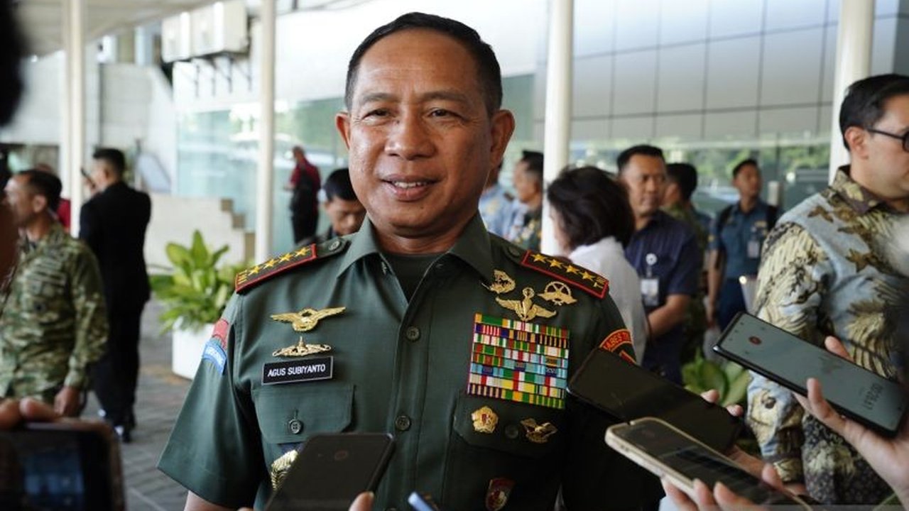 Panglima TNI Jenderal Agus Subiyanto menyatakan kesiapan penuh dalam menjalankan program strategis Presiden Prabowo, termasuk Makan Bergizi Gratis dan Koperasi Merah Putih, demi kemakmuran rakyat.