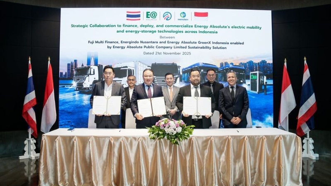 PT Fuji Finance Indonesia Tbk (FUJI) menjalin kemitraan dengan Energy Absolute (EA) dari Thailand untuk memperluas pembiayaan hijau di sektor kendaraan listrik dan infrastruktur pendukung di Indonesia.