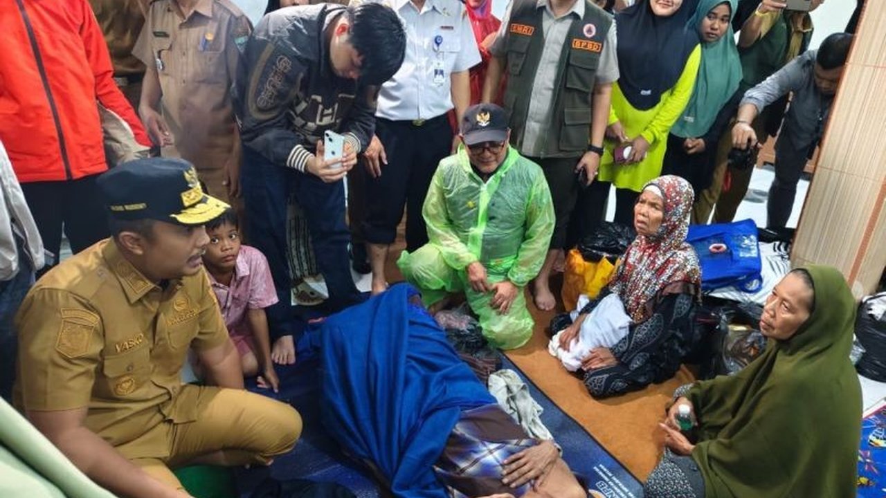 Dinas Sosial Provinsi Sumatera Barat menyalurkan bantuan senilai Rp124,27 juta kepada para penyintas banjir di Nagari Kampung Galapung, Padang Pariaman, sebagai respons cepat terhadap bencana alam.