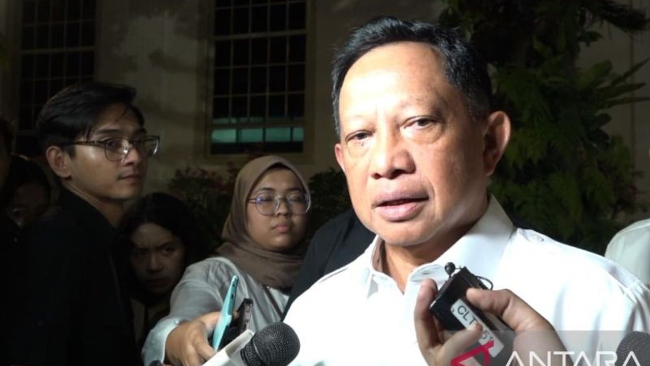 Presiden Prabowo Subianto memerintahkan audit menyeluruh RS di Papua melalui Mendagri Tito Karnavian, menyusul kasus tragis ibu hamil yang ditolak hingga meninggal dunia.