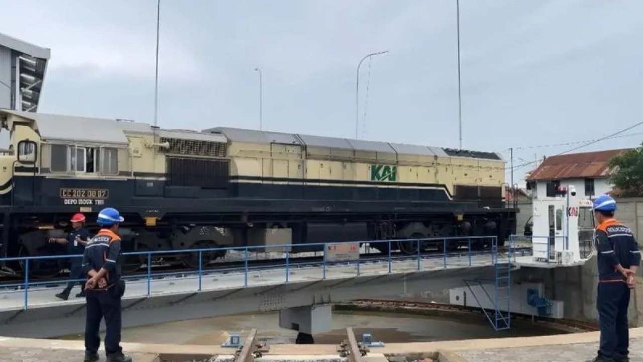 PT KAI Divre III Palembang gencar melakukan rampcheck standar pelayanan minimum di stasiun dan kereta. Ini dilakukan guna memastikan kesiapan serta kenyamanan penumpang menjelang KAI Palembang Libur Natal 2025 dan Tahun Baru 2026.
