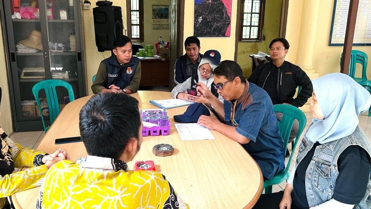 Bawaslu Kota Serang menemukan banyak data pemilih tak akurat setelah pengawasan Coktas DPB KPU. Temuan ini mengancam hak pilih warga dan mendorong Bawaslu mengeluarkan imbauan resmi.