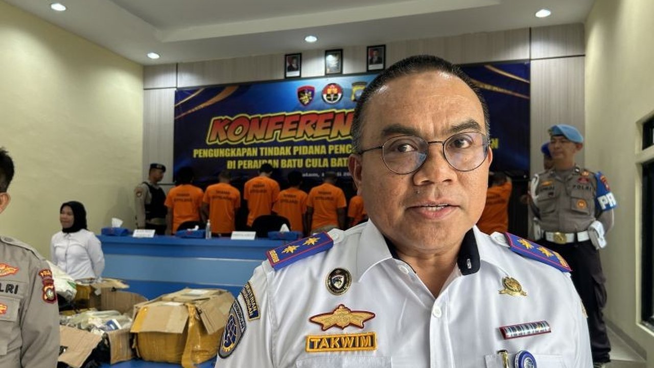 Insiden Kapal Oceanna 1 mati mesin di tengah laut memicu pertanyaan publik. KSOP Batam memastikan kapal tersebut laik laut sebelum berangkat, meski terjadi gangguan teknis.