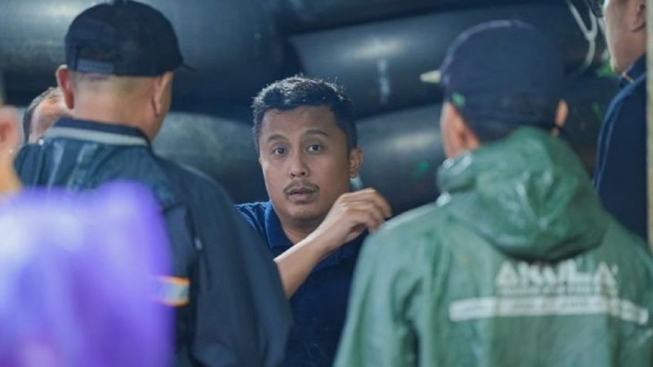 Wakil Gubernur Sumatera Barat, Vasko Ruseimy, menekankan **penanganan bencana Sumbar** harus mengutamakan keselamatan warga, terutama kelompok rentan, saat meninjau langsung lokasi banjir di Padang.