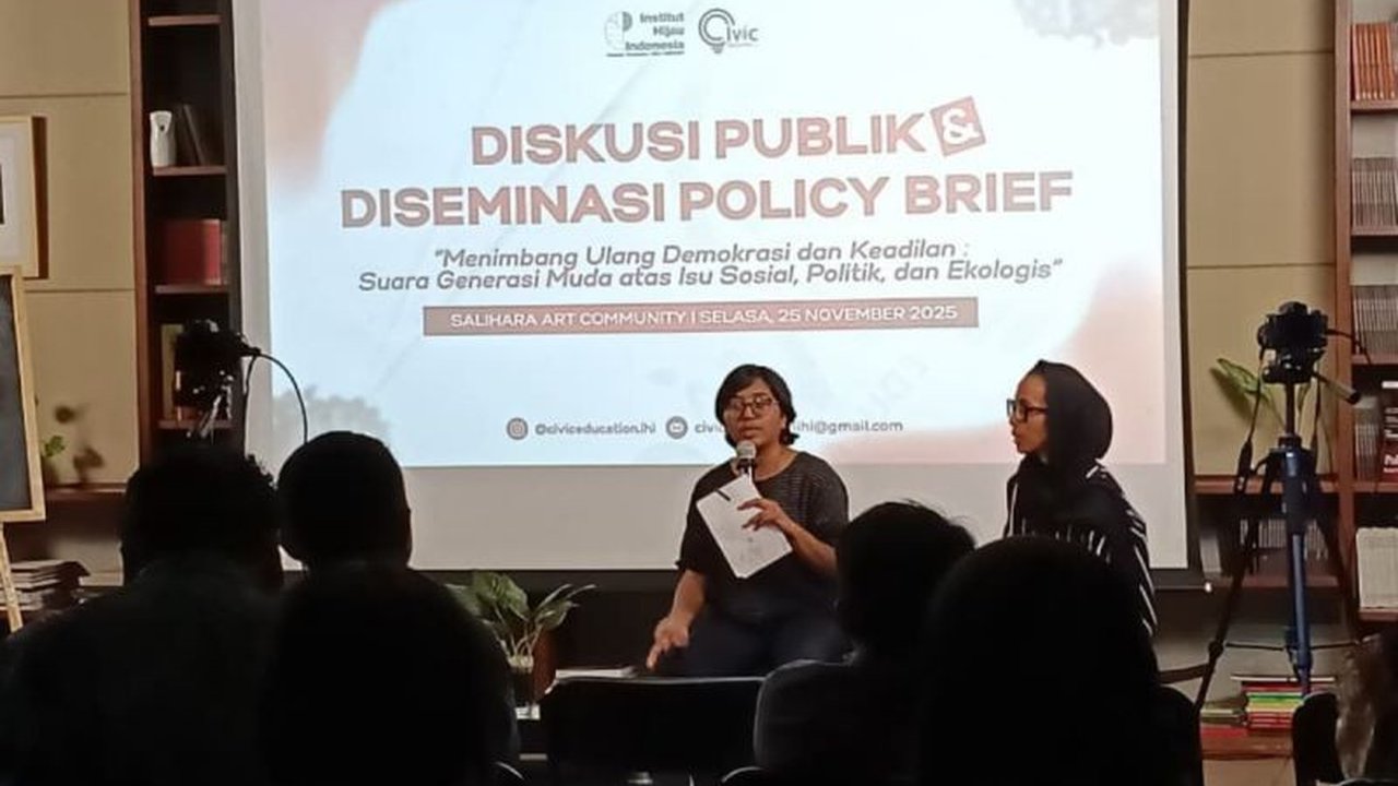 Komisi Informasi (KI) DKI Jakarta menekankan bahwa Keterbukaan Informasi Publik adalah fondasi demokrasi yang esensial untuk keadilan sosial dan ekologis, mendorong akuntabilitas pemerintah.