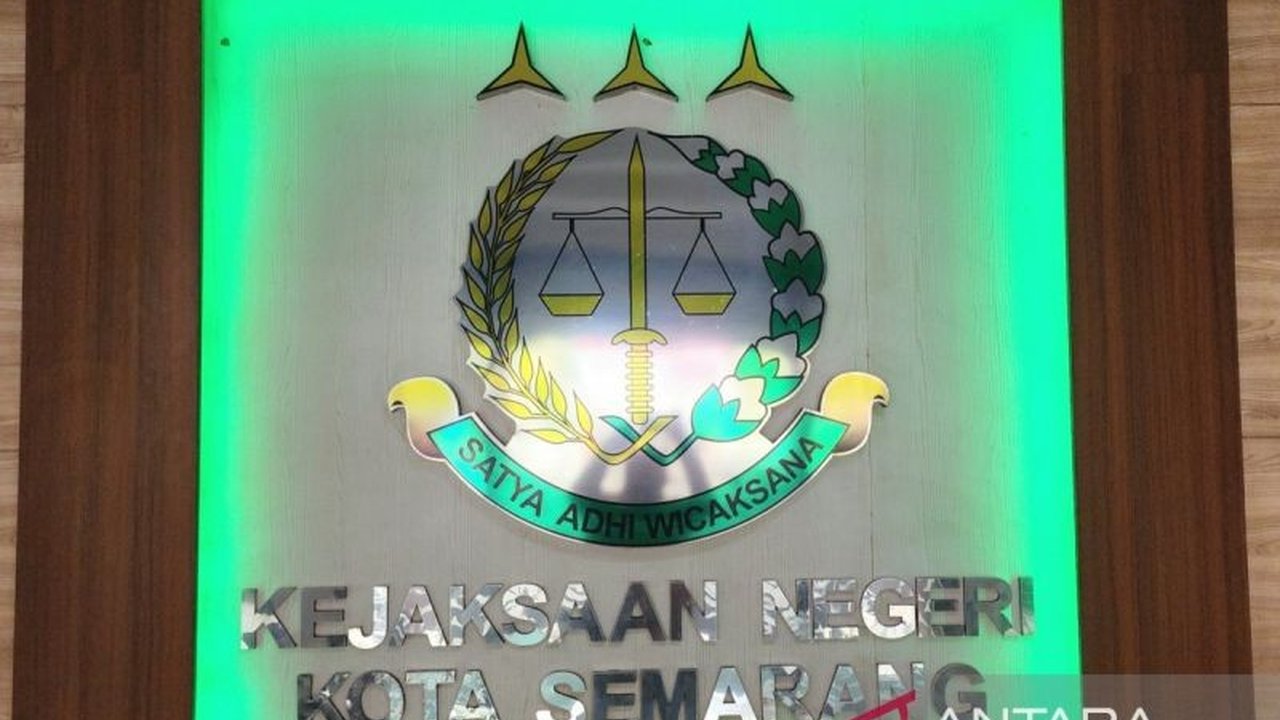 Kejaksaan Negeri Semarang mengungkap kasus Korupsi Penambangan Bulog Semarang yang merugikan negara hingga Rp4,6 miliar. Siapa saja yang terlibat dan bagaimana modusnya?
