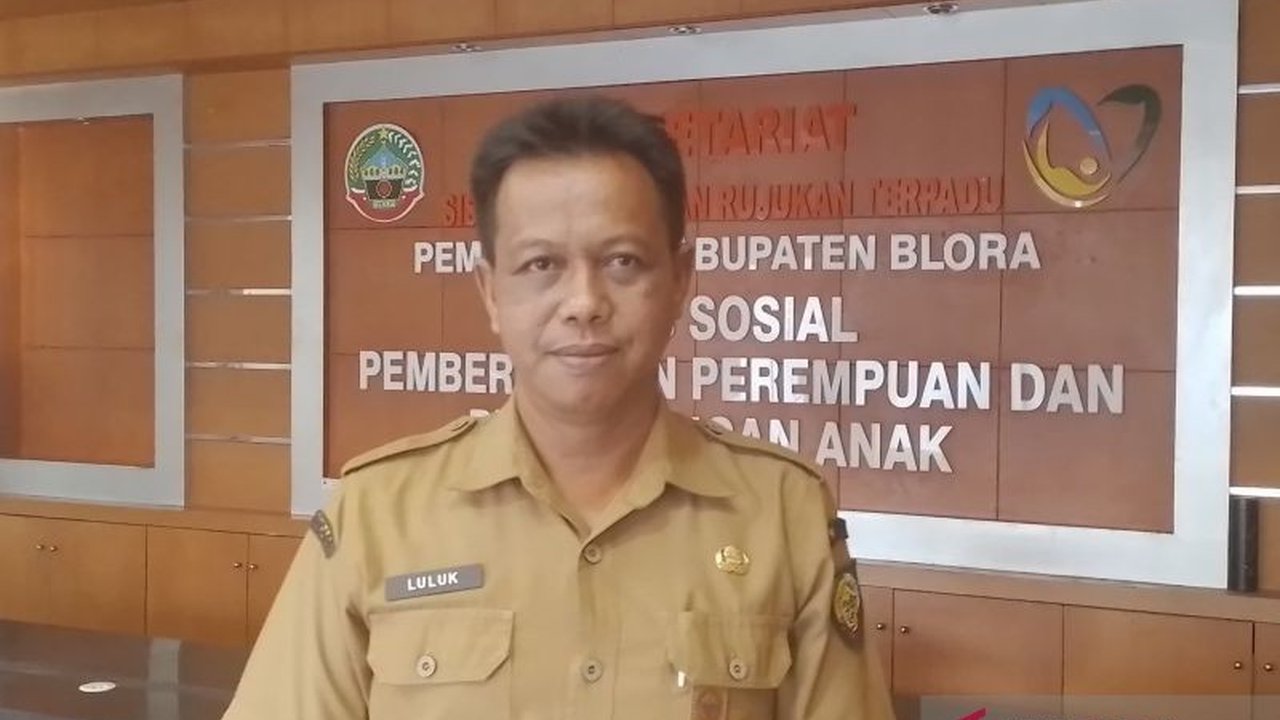 Anggaran Bansos Blora untuk tahun 2026 diproyeksikan turun signifikan hingga Rp1 miliar. Penurunan ini akan berdampak pada alokasi BPJS Kesehatan dan BLT buruh tembakau, memicu kekhawatiran masyarakat.
