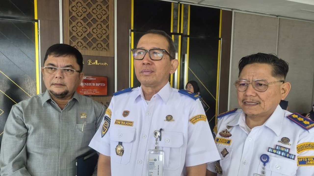 Kementerian Perhubungan serius mengkaji rencana Revitalisasi Terminal Alam Barajo di Jambi untuk menjadikannya lebih modern. Proyek ini diharapkan menjadi pusat pertumbuhan ekonomi baru.