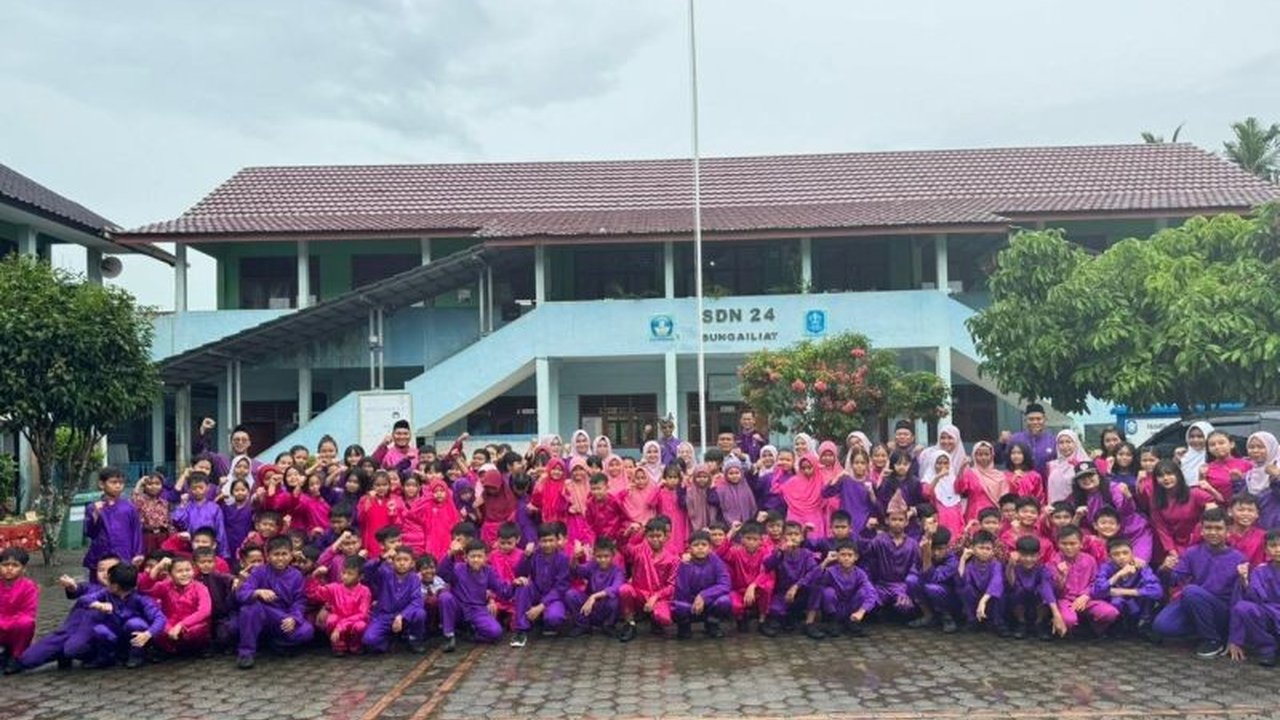 Dua SD di Kabupaten Bangka berhasil meraih predikat bergengsi Sekolah Adiwiyata tingkat nasional dan provinsi. Keberhasilan Sekolah Adiwiyata Bangka ini menjadi motivasi bagi sekolah lain.