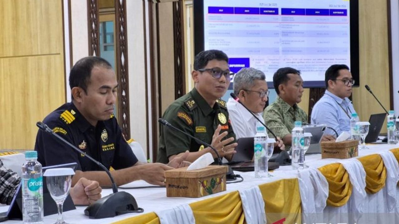 Kantor Pelayanan Pajak (KPP) Pratama Manokwari mencatat Realisasi Pajak KPP Manokwari sebesar Rp461,3 miliar hingga Oktober 2025, didominasi sektor administrasi pemerintahan.