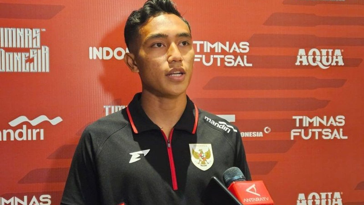 Gelandang Timnas U22, Rayhan Hannan, memuji Coach Indra Sjafri sebagai pelatih berbeda dengan fokus psikologis, optimis hadapi SEA Games 2025.