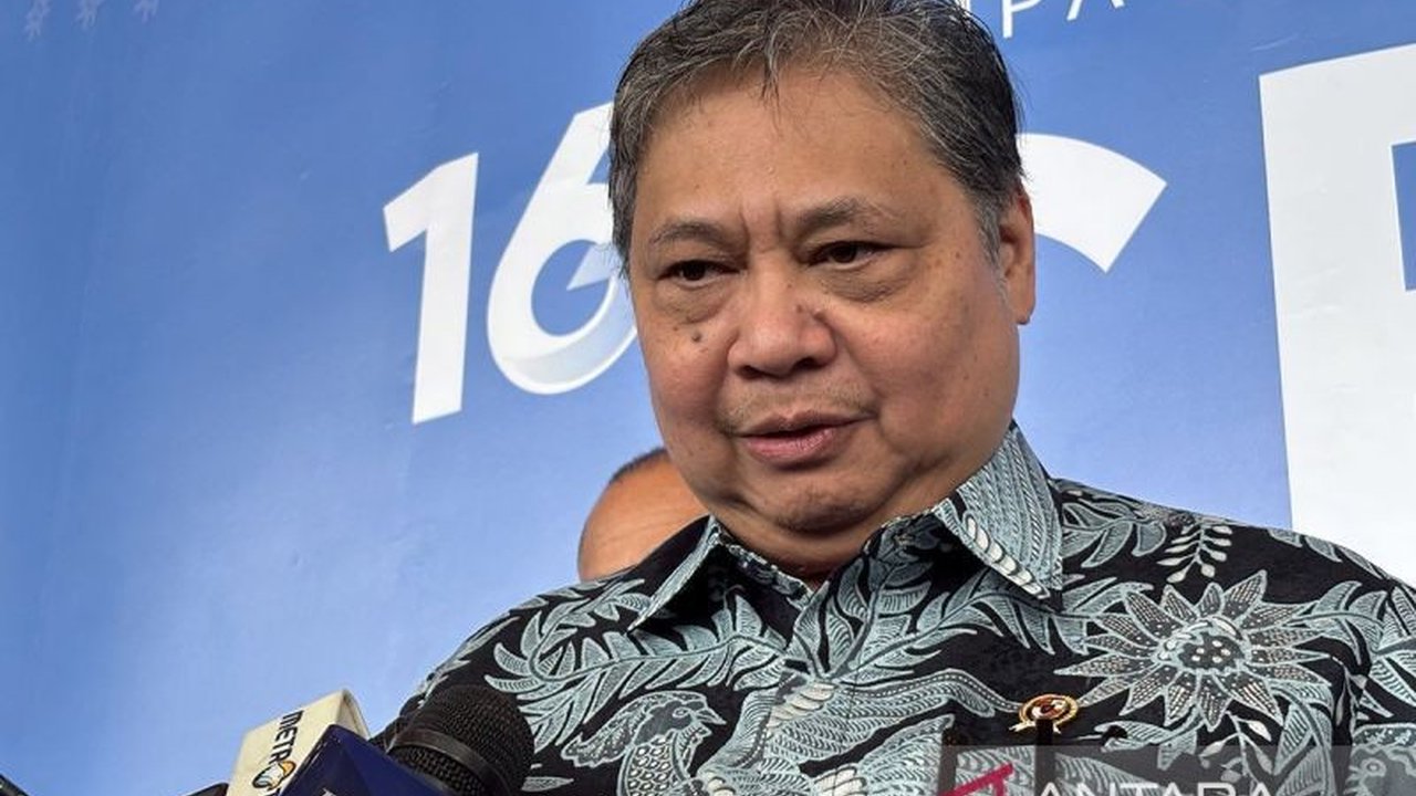 Pemerintah resmi berlakukan diskon Nataru untuk tarif tol dan tiket transportasi selama libur Natal 2025 dan Tahun Baru 2026. Ketahui detail potongan harga agar perjalanan Anda lebih hemat!