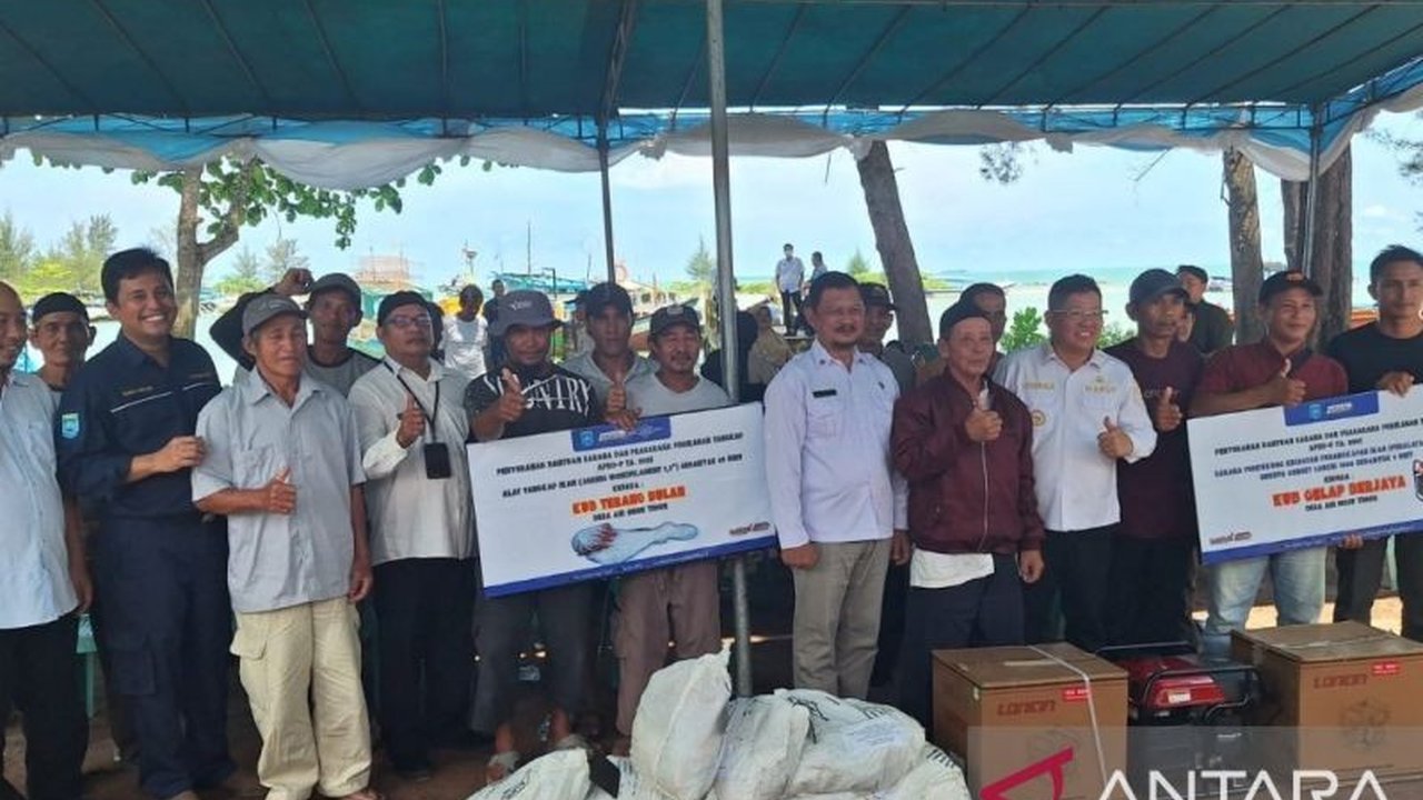 Pemerintah Kabupaten Bangka Tengah fokus pada peningkatan koperasi nelayan dan produktivitas melalui pembinaan serta penyaluran bantuan sarana tangkap ikan untuk kelompok usaha bersama.