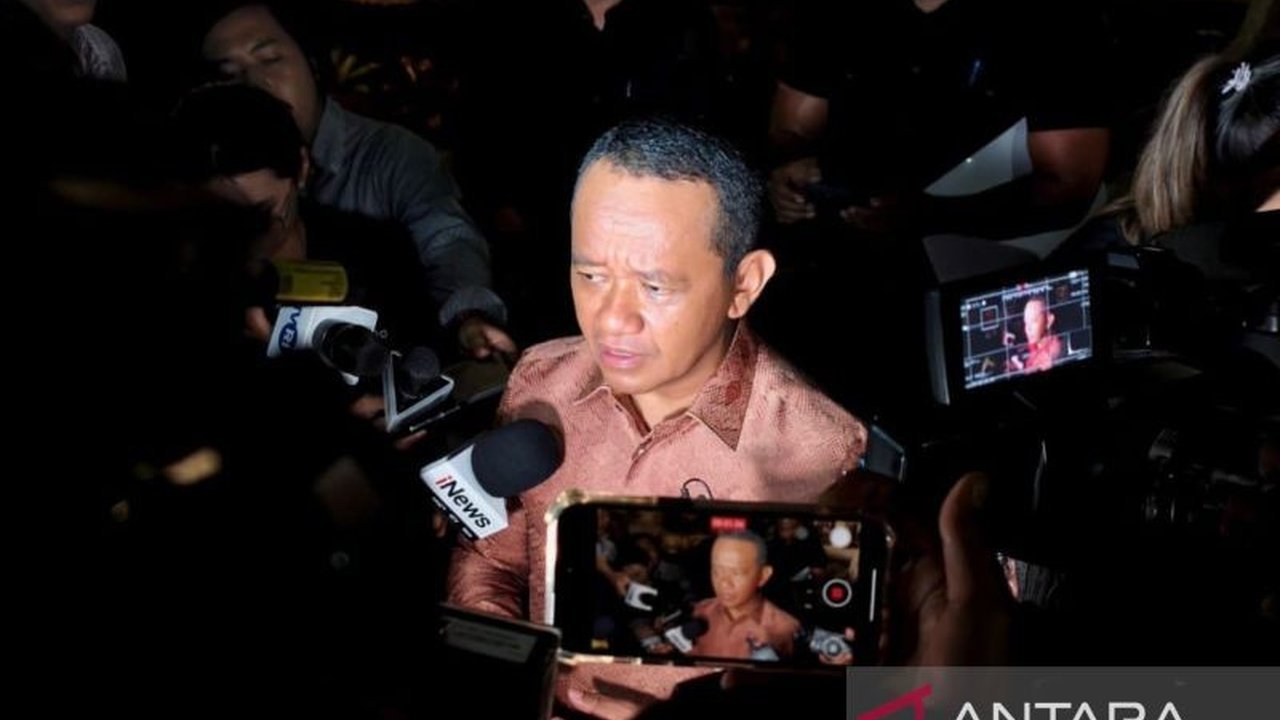 Menteri ESDM melaporkan percepatan program PLTS Tiap Desa kepada Presiden, sebuah inisiatif besar untuk menerangi seluruh desa dengan energi bersih. Bagaimana skema pembiayaannya?