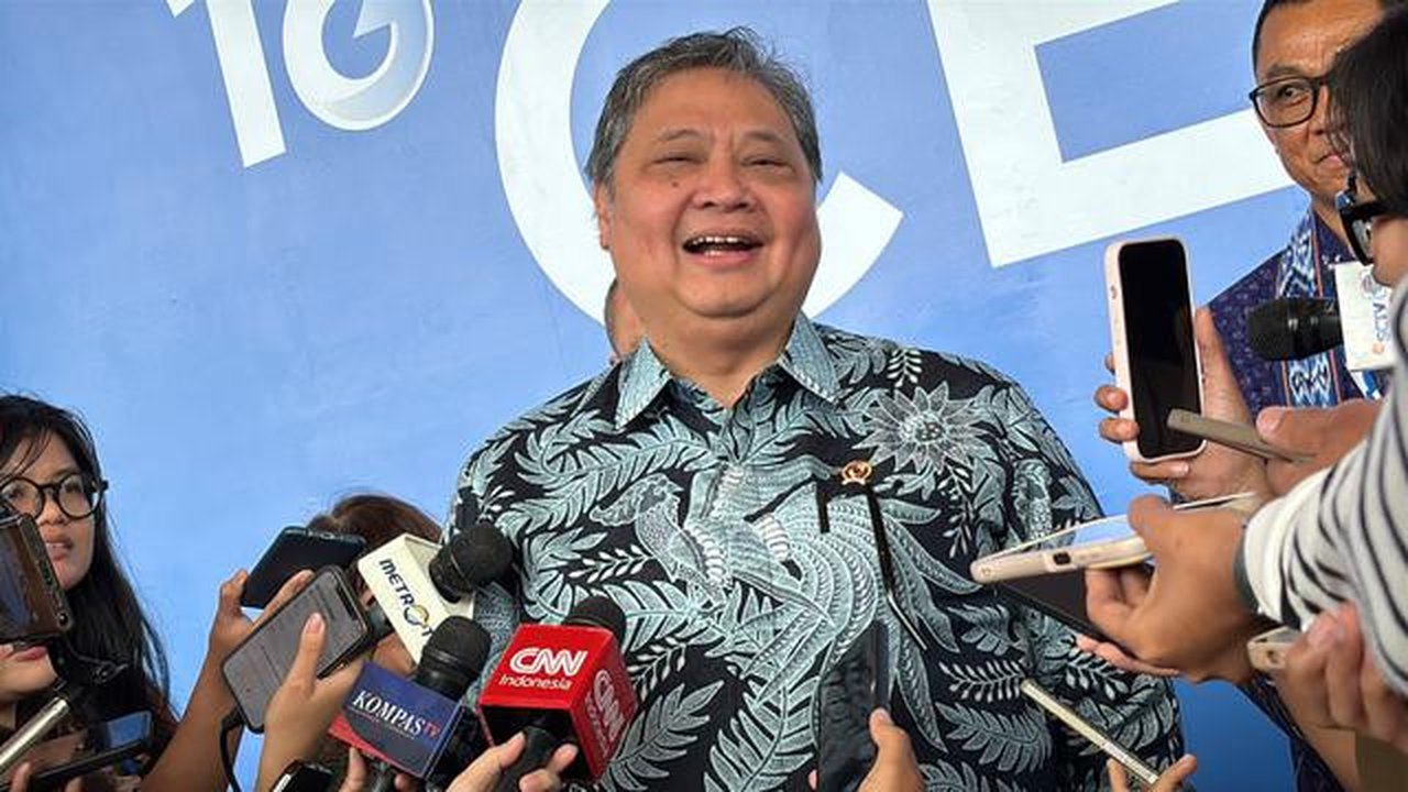Menteri Koordinator (Menko) Bidang Perekonomian Airlangga Hartarto di acara PLN CEO Forum di ICE BSD Tangerang Selatan, Rabu (26/11/2025). (Liputan6.com/Tira)