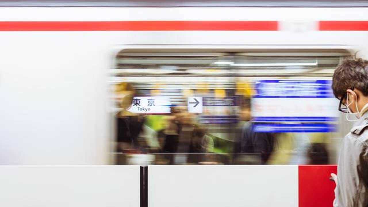 Ilustrasi stasiun kereta di Jepang. (dok. unsplash/Carina Sze)