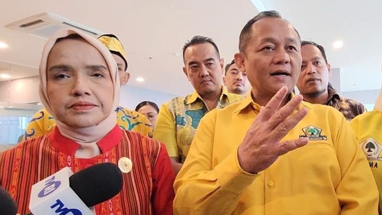 Partai Golkar berhasil meraih nilai 98,6 dari KIP, menegaskan komitmennya terhadap Keterbukaan Informasi Golkar dan menjadi partai terbuka bagi masyarakat.