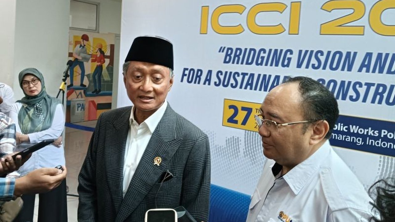 Menteri Pekerjaan Umum (PU) Dody Hanggodo menyatakan timnya masih menanti terbukanya Akses Sibolga yang tertutup longsor dan hujan deras, sementara alat berat telah disiagakan.