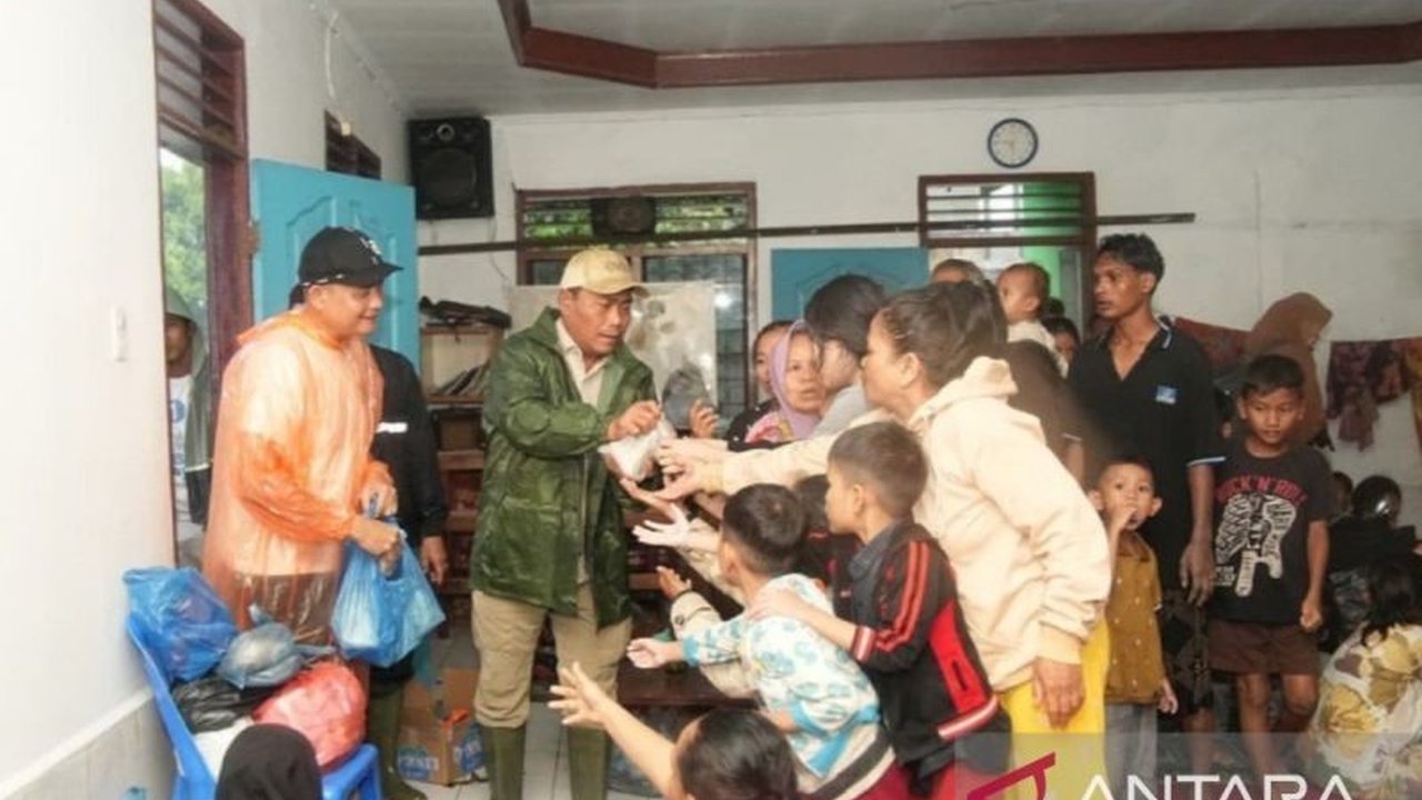 Lebih dari 108 ribu warga di Kabupaten Deli Serdang terdampak banjir akibat hujan lebat, mendorong Pemkab untuk gerak cepat menangani bencana dan evakuasi.