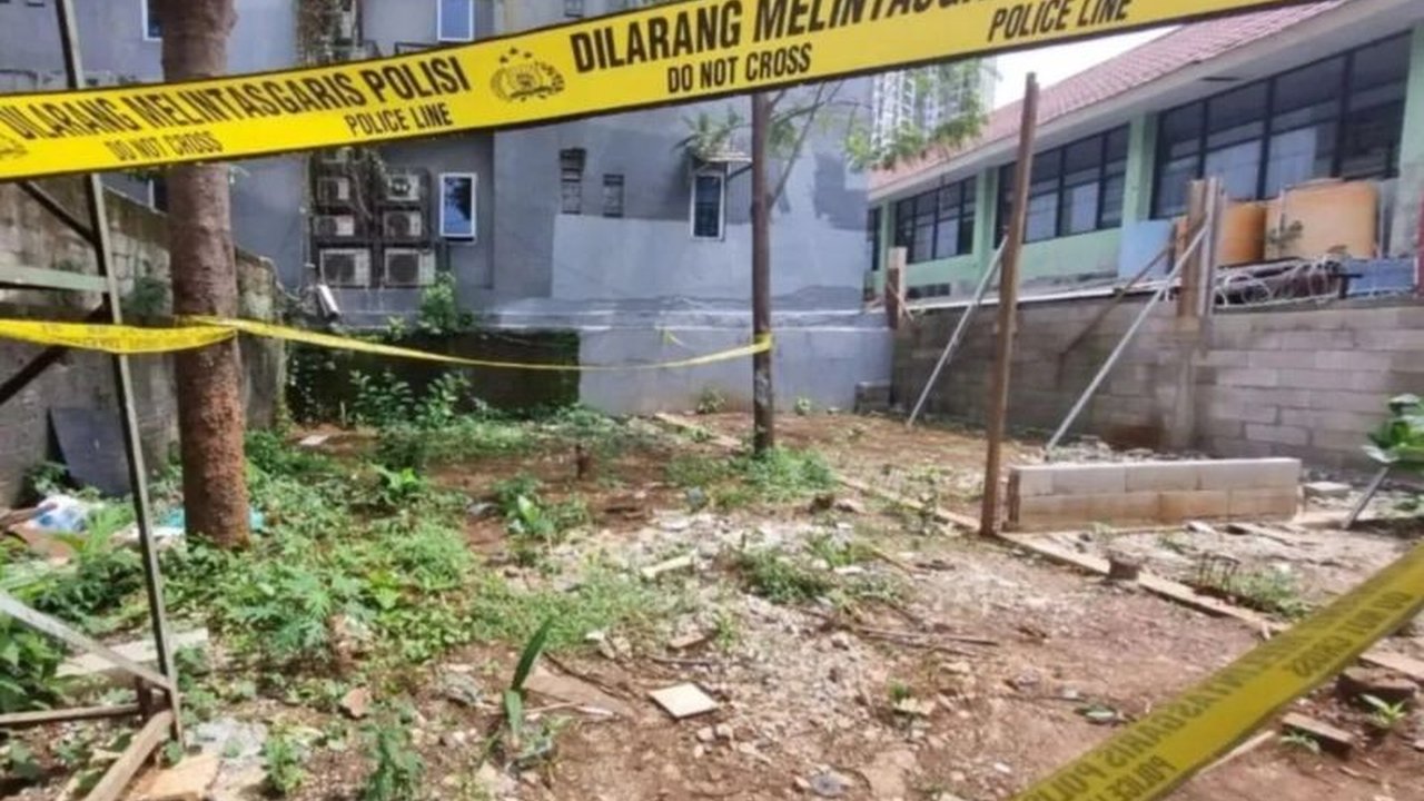Polres Metro Jakarta Selatan mengungkap fakta mengejutkan: terapis RTA yang tewas di Pejaten Barat menggunakan identitas palsu kakaknya untuk bekerja. Apa motif di baliknya?