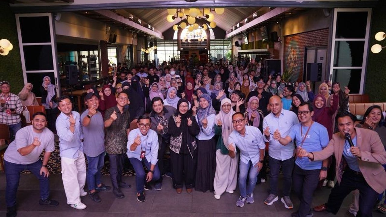 Telkomsel kembali membekali pelaku UKM Makassar dengan teknologi AI melalui Program DCE, bertujuan agar UKM Makassar dapat go global dan bersaing di pasar internasional.