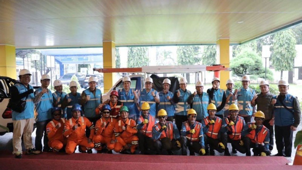 PLN Sumut Siaga Kelistrikan dengan mengerahkan 701 personel untuk mengamankan jaringan dan memulihkan pasokan listrik di tengah cuaca ekstrem yang melanda berbagai wilayah.
