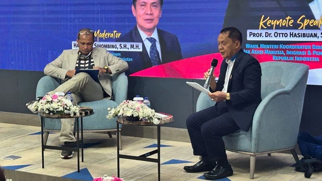 Wakil Menteri Hukum dan HAM (Wamenkumham) Edward Omar Sharif Hiariej mengusulkan adanya batasan usia advokat dalam revisi Undang-Undang Advokat. Usulan ini muncul karena UU saat ini hanya mengatur usia minimal, menimbulkan kekhawatiran akan potensi konfli