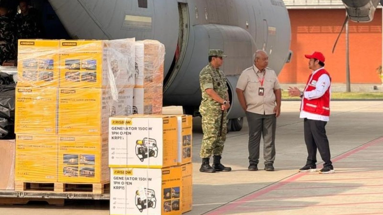 Palang Merah Indonesia (PMI) telah mengirimkan bantuan logistik penting untuk mendukung operasi tanggap darurat bencana banjir di Sumatera, memastikan kebutuhan mendesak korban terpenuhi.