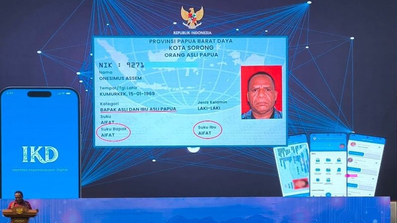 Dukcapil Kota Sorong berhasil menuntaskan integrasi data OAP SIAK Pusat melalui aplikasi IKD, memastikan validitas data kependudukan Orang Asli Papua untuk program afirmasi.