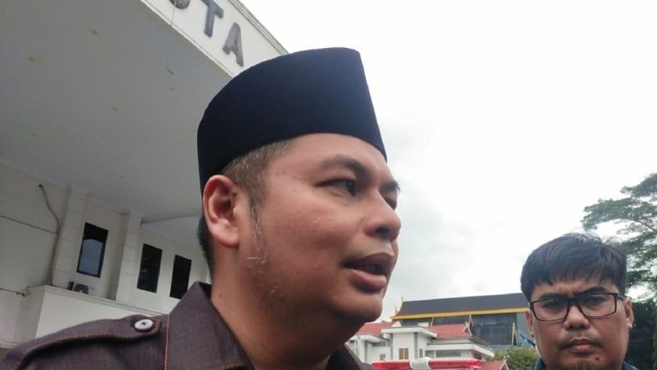 DPRD Kota Jambi segera membentuk Pansus Zona Merah Pertamina Jambi untuk menuntaskan polemik ribuan bidang tanah warga yang bersertifikat di kawasan PT Pertamina EP Jambi. Konflik ini sudah berlangsung sejak 1988.