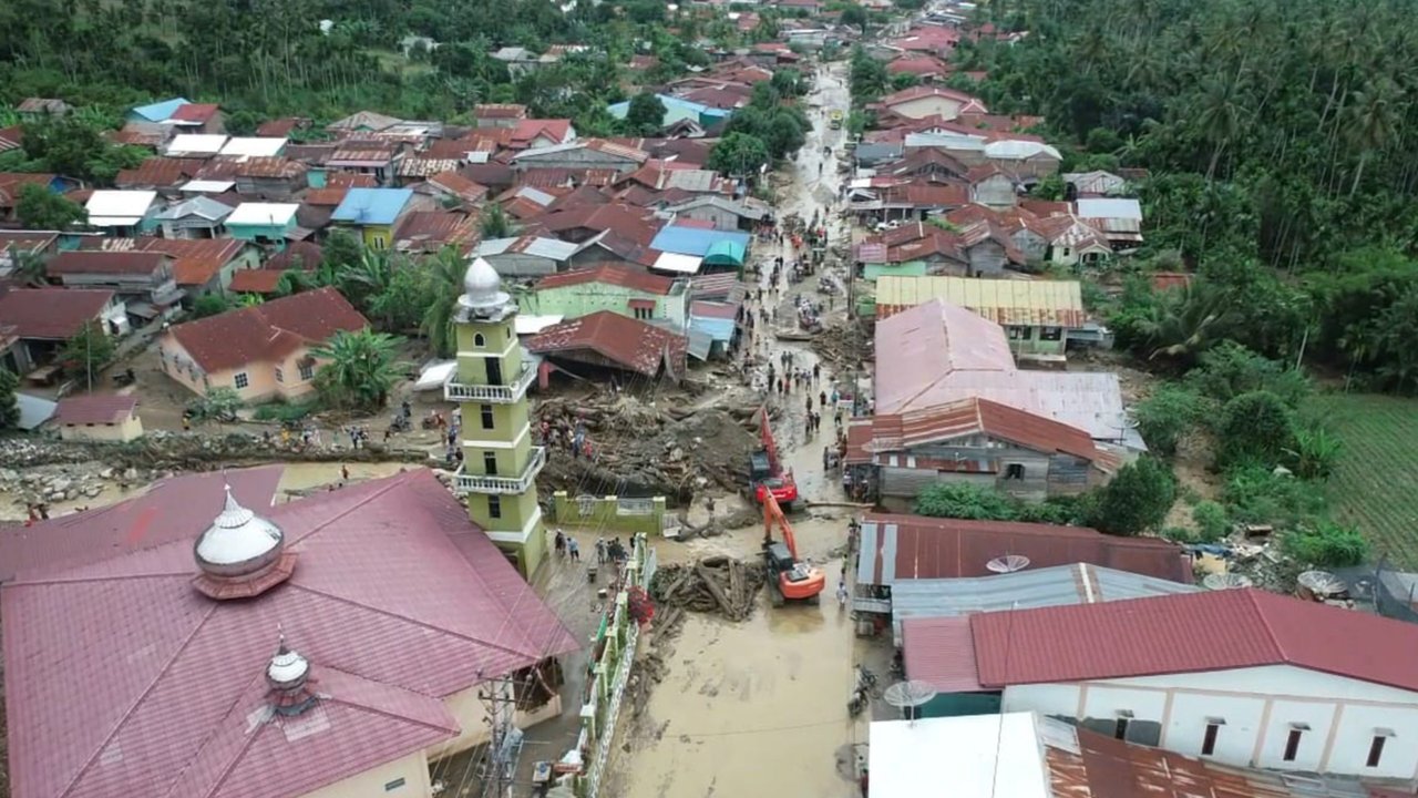 Komdigi: 707 Menara BTS Pulih, Warga Aceh Hingga Sumbar Kini Bisa Menghubungi Keluarga Pasca Banjir