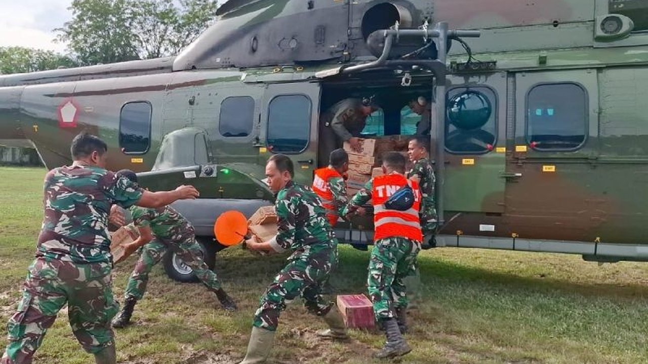 Kosek I Medan memastikan penyaluran logistik bencana Sibolga berjalan aman dan terkoordinasi, menggunakan dukungan udara untuk menjangkau warga terdampak banjir dan tanah longsor.