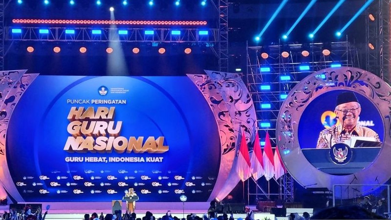 Mendikdasmen Abdul Mu'ti menyoroti kehadiran Presiden Prabowo di Hari Guru Nasional 2025 sebagai bukti nyata komitmen pemerintah pendidikan, meningkatkan kualitas SDM.