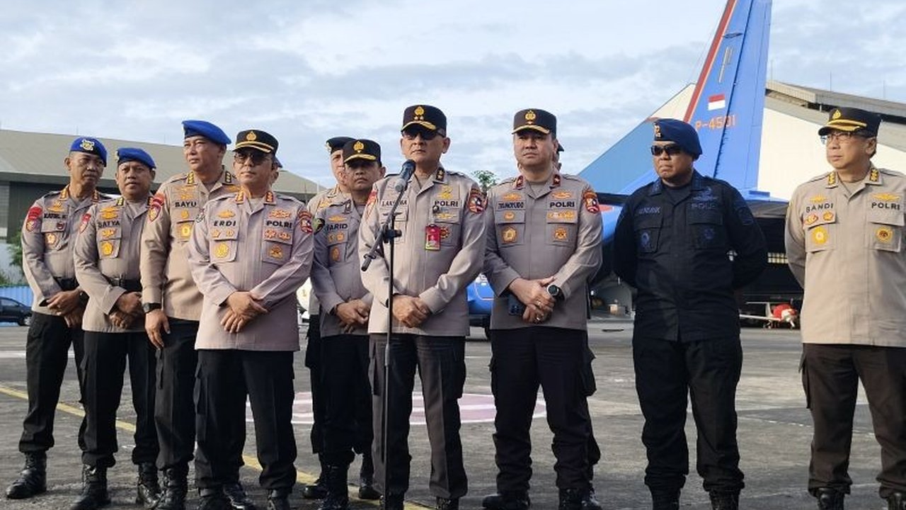 Mabes Polri bergerak cepat mengirimkan Bantuan Polri Korban Bencana alam di Aceh, Sumatera Utara, dan Sumatera Barat. Bantuan ini vital untuk masyarakat terdampak.