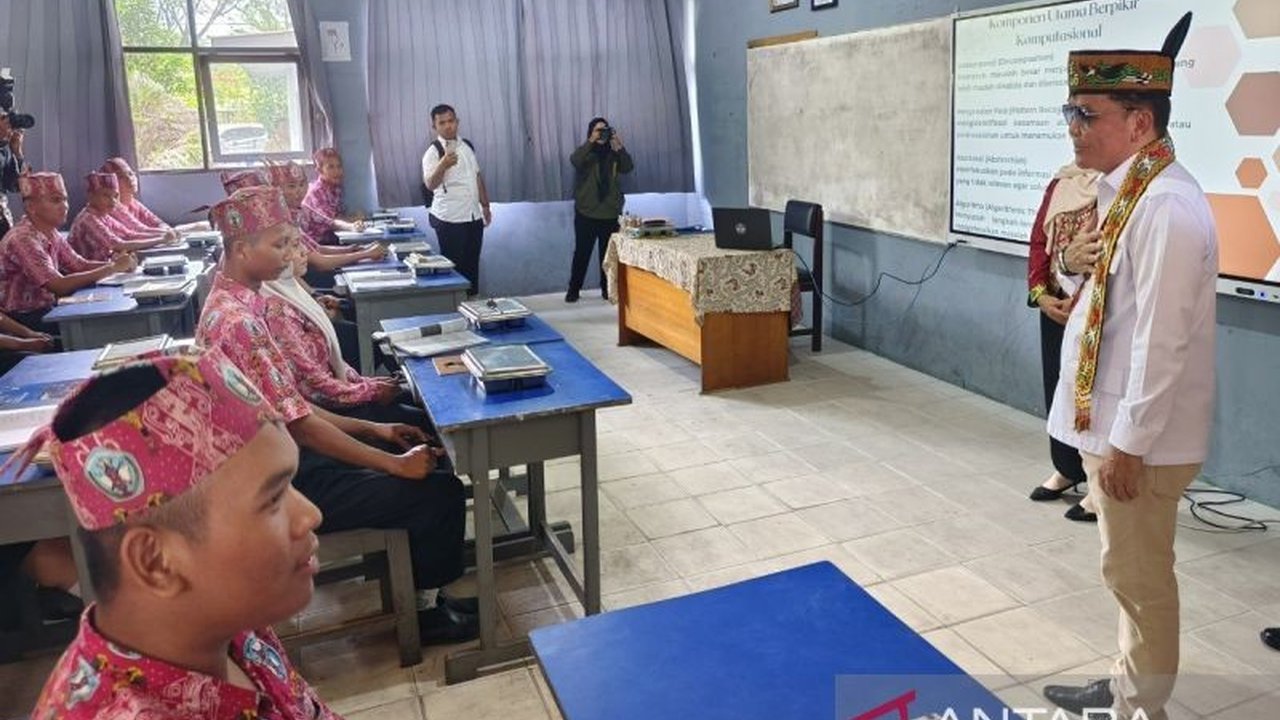 Program Makan Bergizi Gratis (MBG) di Kalimantan Tengah (Kalteng) telah berhasil menyerap 1.856 tenaga kerja dan menggerakkan 233 supplier, menunjukkan dampak positifnya pada ekonomi daerah serta kesejahteraan masyarakat.