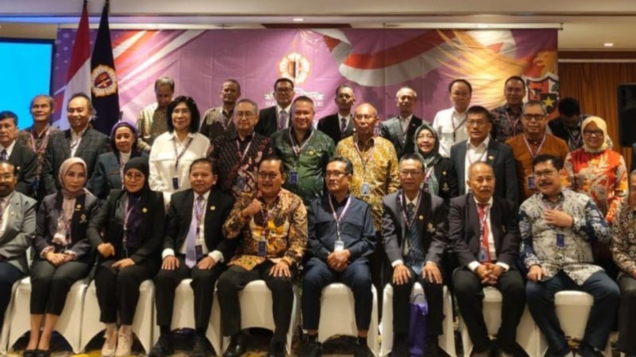 Munas Khusus IKAL 2025 resmi membentuk tim formatur beranggotakan 11 orang. Langkah ini diambil untuk mengakhiri kevakuman kepemimpinan organisasi sejak 5 Oktober 2025.
