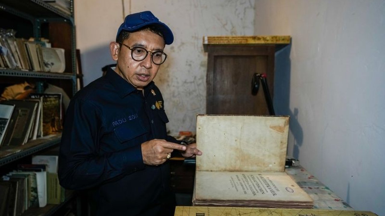 Menteri Kebudayaan Fadli Zon mengemukakan pentingnya revitalisasi Perpustakaan Rumphius di Ambon, yang menyimpan karya Georg Eberhard Rumphius, demi melestarikan warisan ilmu pengetahuan Nusantara.