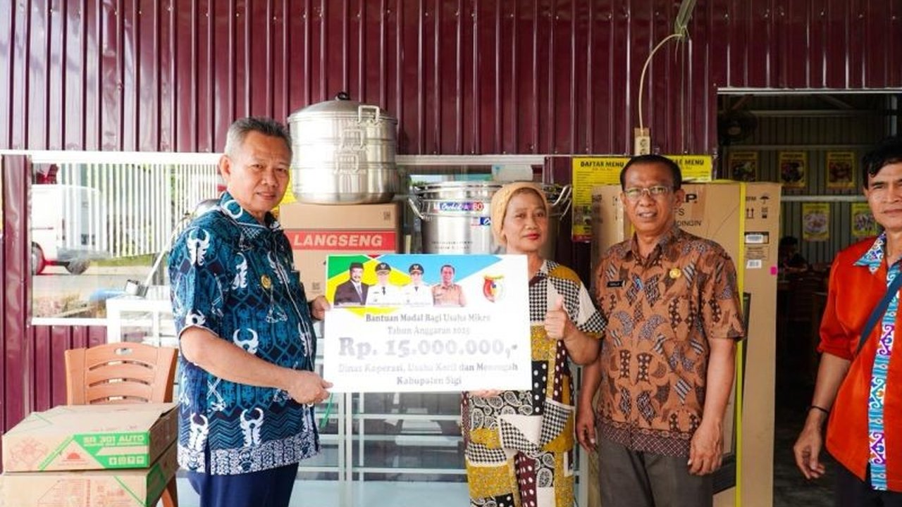 Bupati Sigi Moh Rizal Intjenae menegaskan pentingnya peningkatan sektor UMKM untuk mendongkrak ekonomi lokal, salah satunya melalui bantuan peralatan usaha.