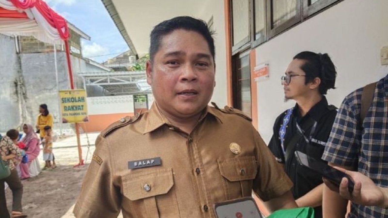 BPBD Palangka Raya meminta warga di sepanjang bantaran sungai untuk waspada terhadap ancaman banjir kiriman. Pemantauan intensif dilakukan untuk antisipasi potensi Banjir Palangka Raya.