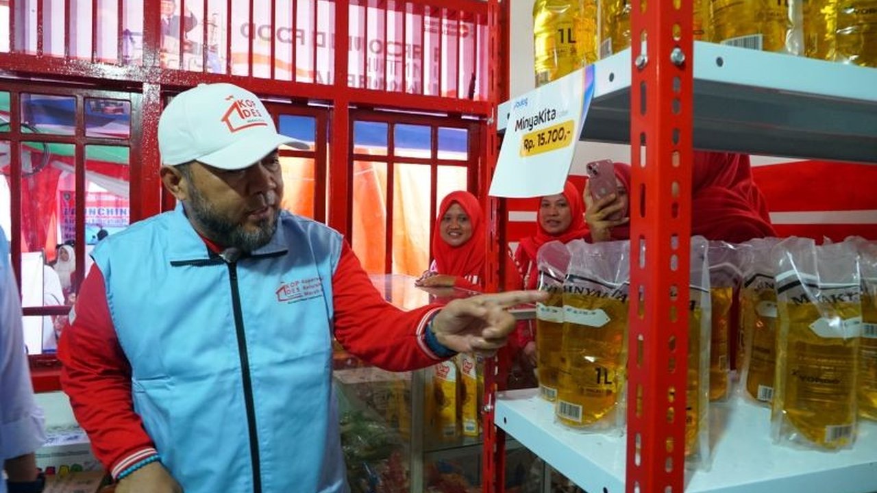 Gubernur Bengkulu tegaskan Koperasi Merah Putih sebagai gerakan besar kemandirian ekonomi. Ini akan pangkas rantai distribusi dan berdayakan UMKM lokal.