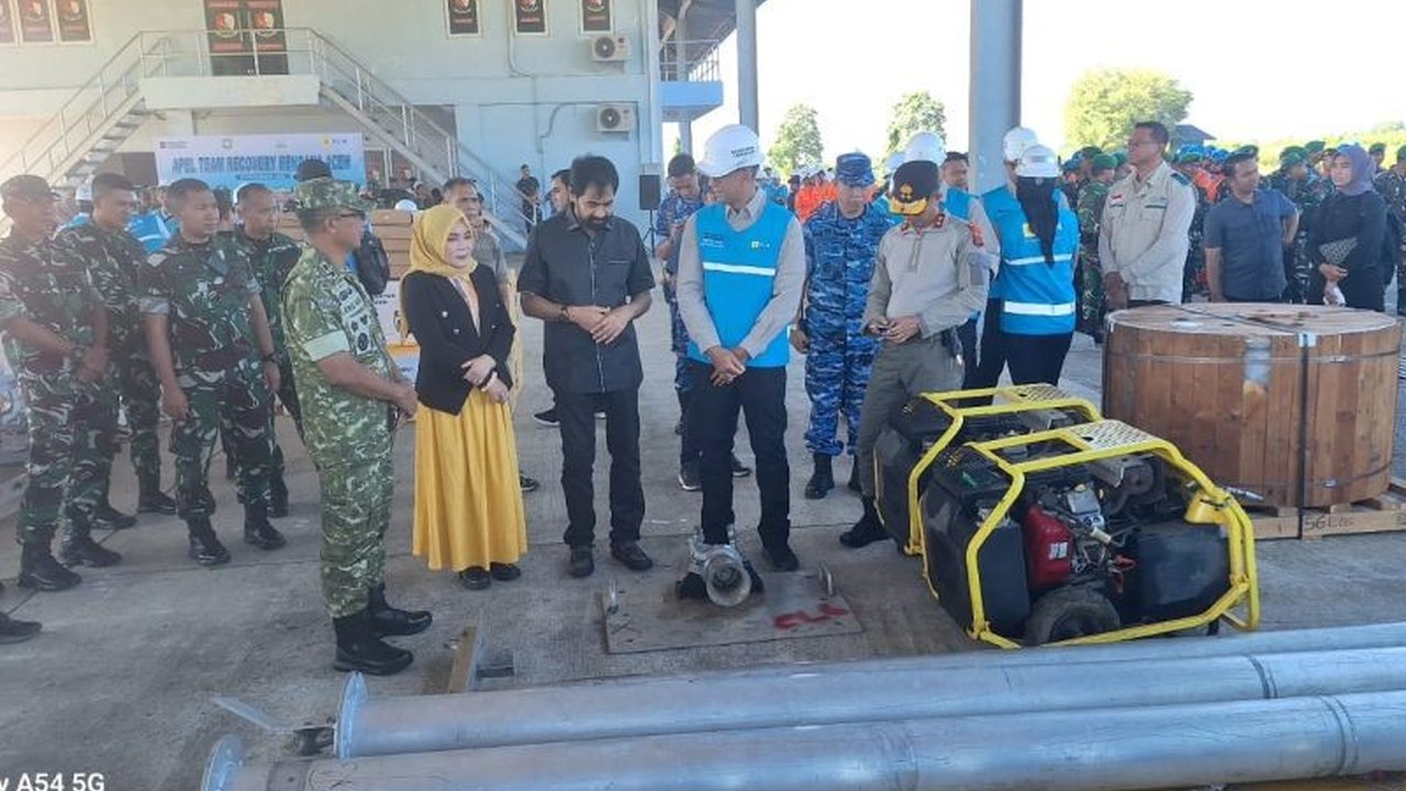 Dirut PLN Darmawan Prasodjo menegaskan Bireuen menjadi titik fokus utama perbaikan tower PLN yang rubuh akibat banjir Aceh, demi pemulihan listrik segera.