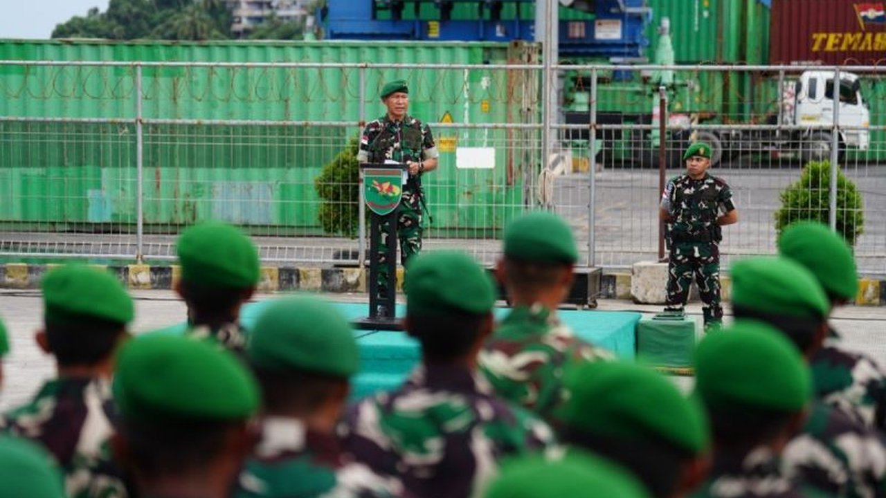 Pangdam XVII/Cenderawasih Mayjen TNI Amrin Ibrahim menegaskan pentingnya pendekatan teritorial bagi tiga Batalyon Infanteri Teritorial Pembangunan (Yonif TP) yang baru dibentuk, demi stabilitas keamanan dan kesejahteraan masyarakat di Tanah Papua.