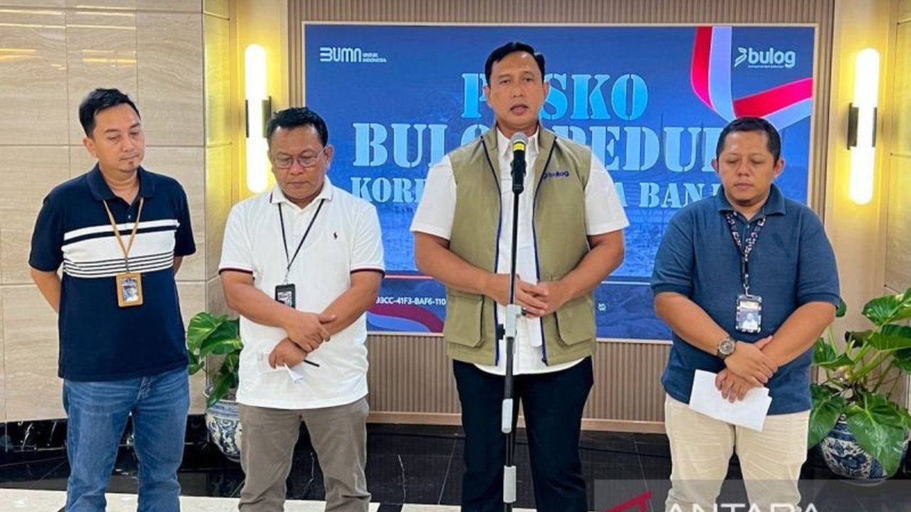 Perum Bulog memastikan ketersediaan 1.245 ton beras untuk membantu korban banjir di Aceh, Sumatera Barat, dan Sumatera Utara, menjaga ketahanan pangan warga terdampak.